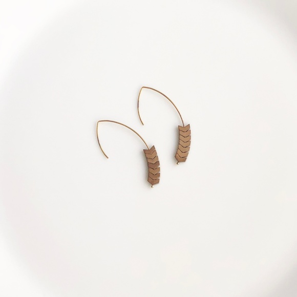 NEW "Merida" Stone Earrings (brown) - Picture 2 of 8